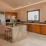 Seaweeds Villa Roque
